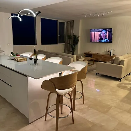 Apartment Stunning Marina Seaview Penthouse - Puerto Deportivo Estepona